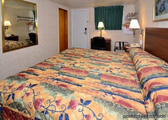 Econo Lodge Bellefonte I-99 Room photo